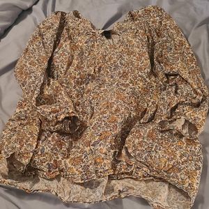Flowy blouse. Lightly worn. No tears no stains
